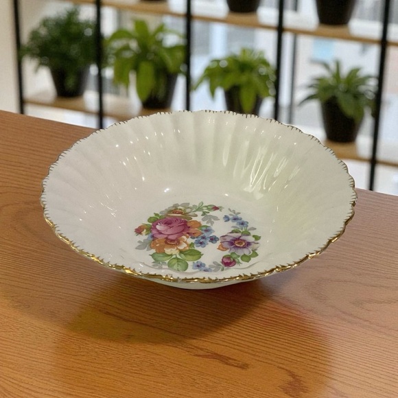 Guild Edge American Rose 22K Gold Vintage White Decorative Serving Bowl - Picture 6 of 6